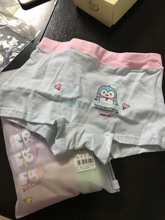 样子很好看，质量也不错，尺码正好