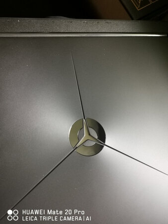 电脑到了，物流挺快，电脑用起来很流畅很舒服，还送了各种配件，电脑包，无线鼠标，鼠标垫，屏幕清洁套装，一开机还有语音指导初始化，总的来说，这是一次很棒的购物体验