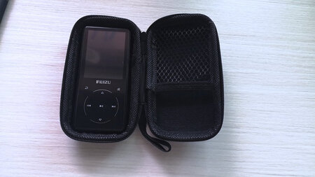 商品还可以，装2.4寸屏刚刚好