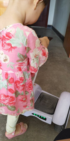 我家小孩高兴的不得了，充电一次玩了5个小时。毕竟是老品牌，值得信任