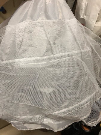 虽然看过评论有心里准备了，打开的时候还是受到了惊吓，收也不会收，强行塞了起来，配得上这个价格吧