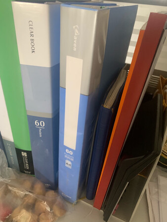得力的多页夹一直在用，质量非常好，每一页都很厚实，用着还不爱坏，买了40页、69页、80页三种、很好！