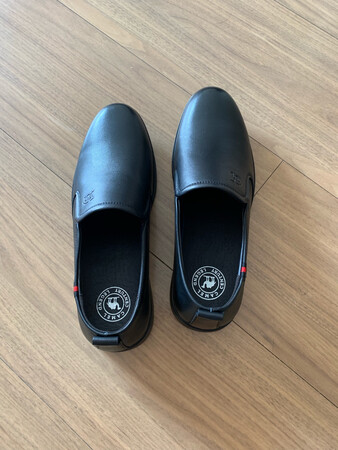 柔软舒适，还行，不知经穿否