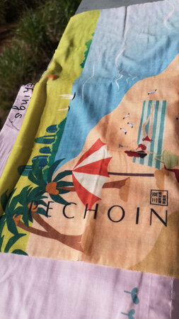 以前用过，觉得效果可以，这次是回购，觉得擦上去好涂开，滋润度可以，本人干皮，觉得好用再来的，再一个双十一有活动，还送了一个围脖，挺好的，支持国货，希望不要失望，继续加油，做大做强