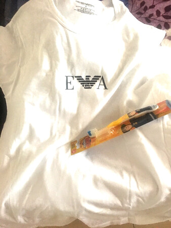 收到货后很喜欢，和夏季买的一样好！还有个牙刷赠品，质地挺好！期待夏天！