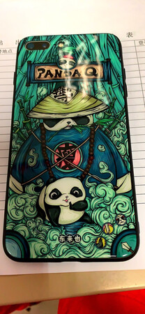 做工质感：玻璃面手感很好，
颜色外观：外瑞古德，很潮流
适配性：完全匹配
其他特色：人性化设计，防摔防滑