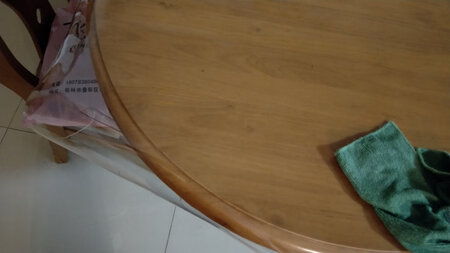 还是可以的，打开确实有点味道，用湿毛巾擦了几次，味道就会慢慢的少了，尺寸有点不标准，偏大，已经使用了。