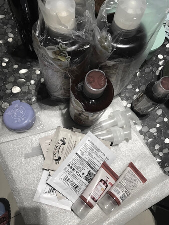 很棒，已经是第二次购买了，价格也比较划算，这款是之前妹妹介绍给我的，听说还可以，就马上买来试用了，结果效果还不错，很棒