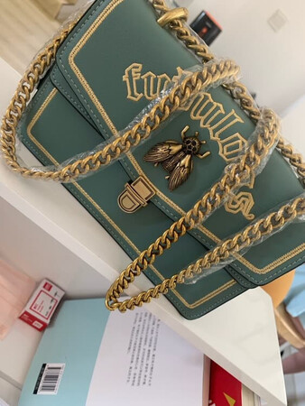 东西非常好，给对象买的，逛了好几天都没看到特别中意的，结果偶然的一个机会，让我在群包中发现了它，非常满意，五星，好评！！