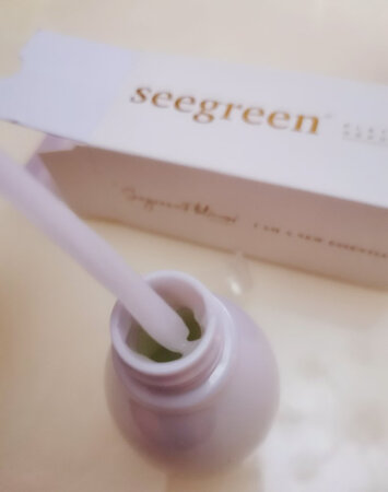 微晶Seegreen洁面精华，乳白色亮晶晶，120g洗的很干净，过敏肌没有过敏。