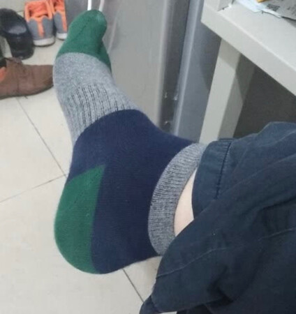 袜子还不错，一下子买了两盒冬天穿，五指的第一次买，很棒