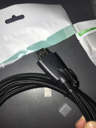 产品质量：完好无损
产品性能：传输快，易操作
外形外观：黑色，尼龙绳款
产品包装：包装完好无损
兼容性能：插上直接能用