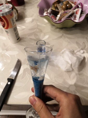 坑，不值这么多钱，售后也没有人理，五支点亮了都还没有一支蜡烛亮