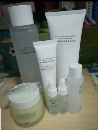 一直用阿芙这款产品，保湿效果很好，会一直支持阿芙，赞