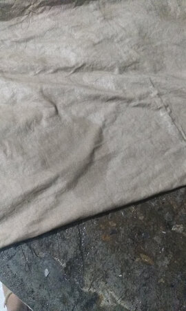 质量太差劲了，第一次下水洗，裙子居然有色差。这样的产品也发出来，未免对消费者太不负责任了。