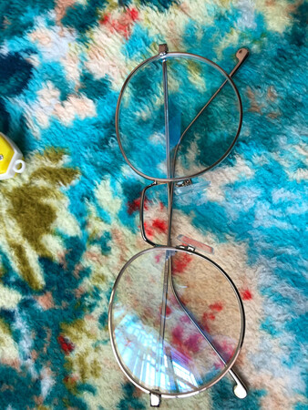 包装很不错 用试纸测试了  很不错
意外发现我的近视眼镜防蓝光超棒  哈哈哈哈哈