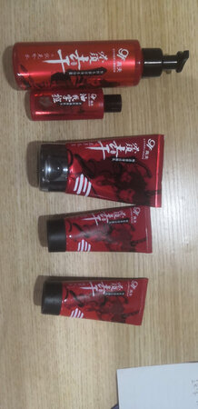 产品收到了，用了几次，感觉很好，舒爽的感觉，买两瓶还送三瓶小的，很实惠，满意，点赞?