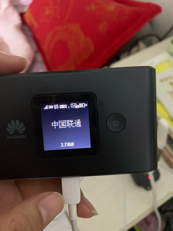 实测已经是用很长时间了，不能为了评价而评价还是要实事求是地说，图一在小区的楼里，信号比较稳定，Wi-Fi是满格，网速还可以，可以满足看电视连续剧和***，但本人不打游戏。图二图三为平房时使用的，位置在北京第二外语学院和传媒大学附近。平房可能信号接收的不太稳定，所以有时候是3g，有时候很困。好像是内蒙古的号码。价格实惠。汇报完毕。