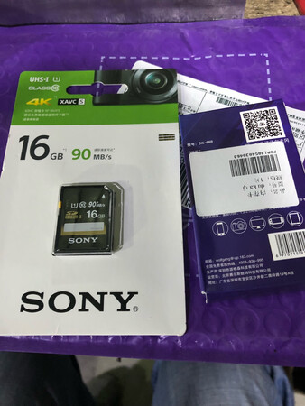 第一次网购索尼品牌。SD卡。宝贝我很喜欢晚上装好用了一下，很好拍的视频和照片很清晰。还可拍4K高清视频。下次再买这个牌子。