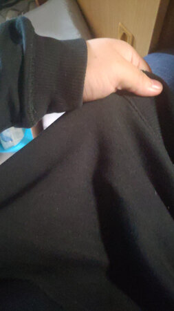 合身，舒服，有点薄适合春秋穿