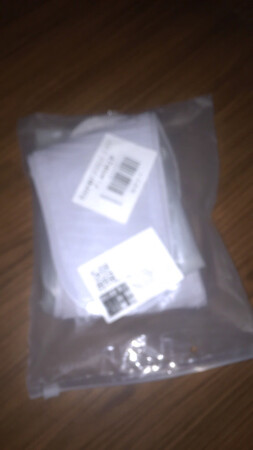和讲述的一样，底子是防滑耐磨的材料，值得推荐，一次不错的购物，在车里备几双，咱是农村人，下地干活呀，遇到下雨天，再也不用搞得到处都是泥了……?????