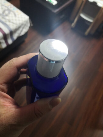 产品质感：拿到手包装很好，封装严实。
适合肤质：油性皮质适合，比较清爽。
产品香味：淡淡的清香。
使用效果：皮肤不再外干内油了。
补水效果：皮肤吸收很充分。
其他特色：在日本也一直用雪肌精，销量一直No.1