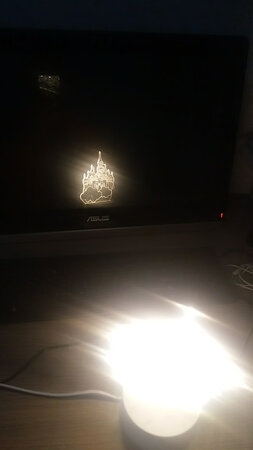 灯光效果：灯光效果挺柔和的，也没晃眼睛的感觉
外观款式：款式也挺个性的
操作控制：操控也十分方便
