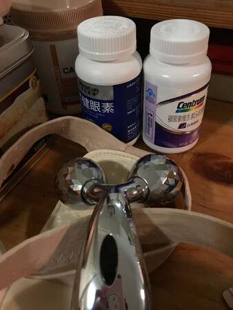 驼背矫正器还不错，挺好的，买来给孩子用孩子有点驼背，希望有效果。
