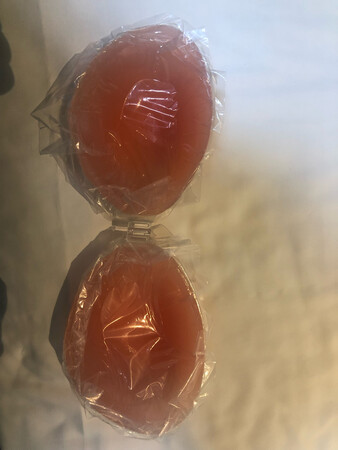 为了拍照买的，只有这个颜色的有适合自己的尺码，不过这个颜色，实在是有点深，建议皮肤白皙的妹子们甚至考虑。这一款是前系扣的，比较方便，我拍了一天照，流了好多汗，还好，没什么大问题，不过介意的最好还是再缠几圈胶带。
