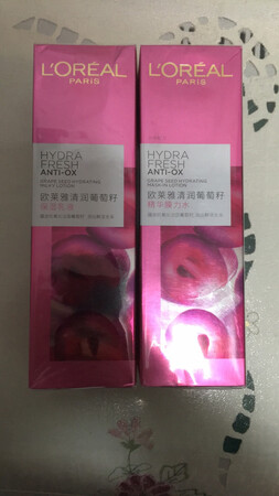 使用效果，水润不油腻，保湿效果非常好，不论是油性皮肤或干性皮肤都可以完美驾驭。水乳本身的味道就很好闻，不刺鼻。家里老婆和我妈一直都用这个品牌的水乳，媳妇用过这个清润葡萄籽的水乳，说好用，于是就买了。已经用了两年这个清润葡萄籽。双十一促销力度相当于半折，都有些后悔只买两瓶了，不知道双十二还有没有这样的促销。快递送货速度相当快，包装也很严实，好评。