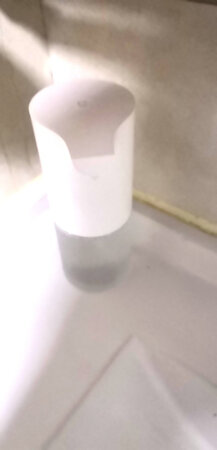 外观款式：简介大方，小巧美观
功能设计：第一次接触，智能设备真的在改变人的生活方式！
操作使用：比按压式的方便很多
灵敏度：现在还没有故障，而且反应时间特别快。
外形外观：外观好看
安装难易：电池卡扣非常方便