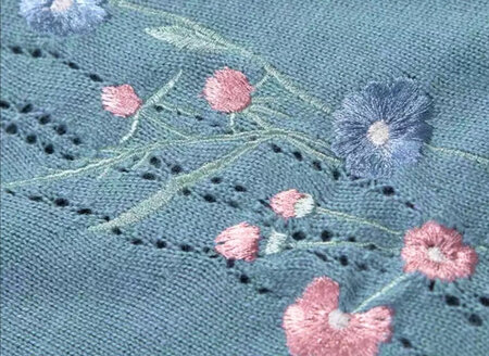 裙子漂亮，显腰身，面料舒服，绣花精细