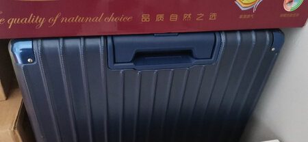 箱子还可以，28的好大(?▽?)