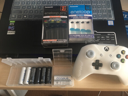 第二次买爱乐普了，好用没说的，玩xbox体验非常好，充一次电能用很久。之前看到黑的套装降价了，忍不住又买了……今天有空来补下图