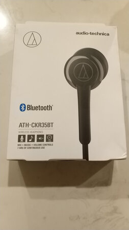 双十一就要买买买。物流很快，第二天就收到了。老公很喜欢，音质不错~上下班路上听正好~
