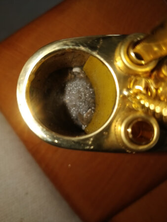 里面放水泥是什么意思？