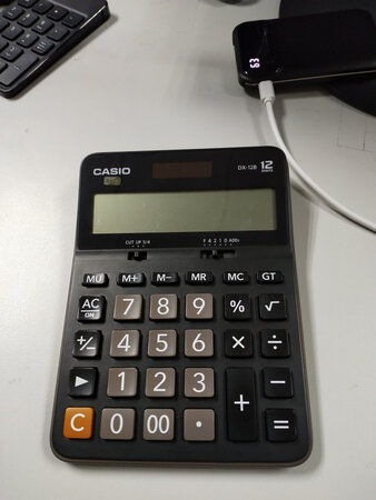 办公室有一个，再买个在家用，财务人还是喜欢用计算器