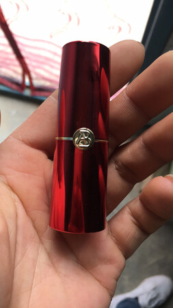 用上去很美，很喜欢，一直在用这个品牌，物超所值，京东自营店绝对真品