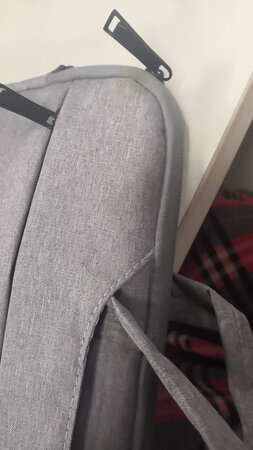 还没有怎么用，颜色就发黄色，差评