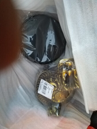 东西看着还不错，送人的。发货物流太慢，还指定京东物流，从来没那么慢过