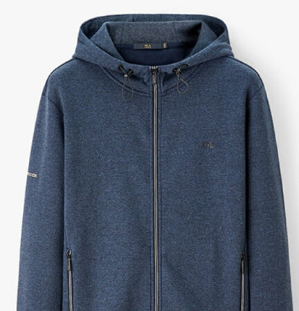买衣服一起的，非常好，总之挺合适的，衣服也舒适～