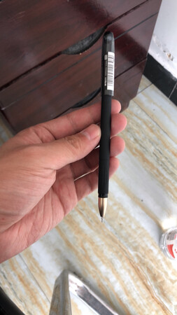 用过很多牌子的针管笔，晨光的算不错的，价格合理，手感好，字迹清晰，做财务工作，整天都是表表册册，同样0.5的笔，针管头比**头的好用多了，今天办公室搬新家，正好赶上了双11，特别购置了这款，同事都觉得很好用，让我下次继续买这款。家里也用的这款笔，用惯了就不喜欢再换别的品牌！