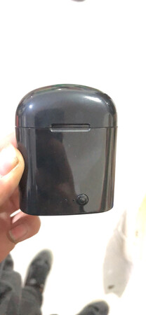 我只能给你一个差评，像旧的一样右耳声音小的不能在小了。真的不能信