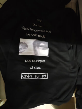 衣服质量很好，软软的，穿起来很舒服
