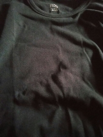 衣服穿了非常的舒服，很亲肤质量特别的好，下次还会继续购买这个大品牌值的信赖