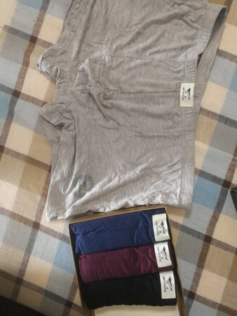 手感不错，很软和，弹力也很好，应该很舒服的样子