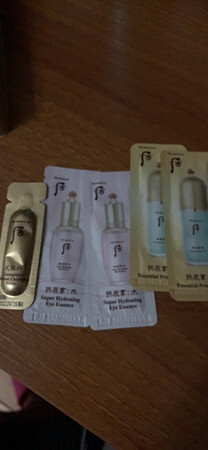 店家特别贴心送了好几个小样试用、