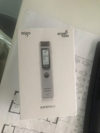 录音笔以前一直知道索尼的是专业的 现在中国的东西也越来越强大了 爱国者其实是一个很老的牌子了 刚接触记得是mp3 那个时候算比较差的牌子了 不过冲着这个名字还是要给赞的 录音笔很好用 内存也大 录音质量还是比较清晰的 不错