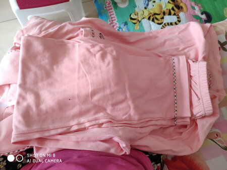 给自己买的睡衣，很厚实，全棉的穿着应该舒服