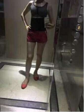 喜欢出汗的感觉，因为自己不怎么出汗，听说多出汗可以有效减肥，我买了这个，运动完后再喝一瓶盐汽水，感觉不错，宝贝很好，带上之后跳绳100多个就开始冒汗，跳完300多个后汗流浃背了。这种感觉很好。。。买来是为了让腹部的肉结实，用了几天感觉还可以啦！只要坚持用，坚持运动，效果肯定是看得见的。